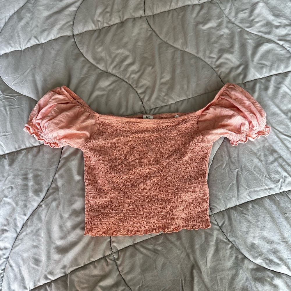 Medium off short pink top